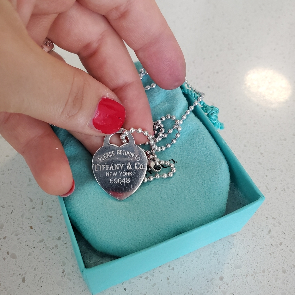 SOLD💥 Tiffany dog tag necklace 💥
